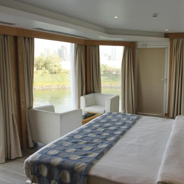 جناح بسرير كينج بشرفة، C Hotel 3/10