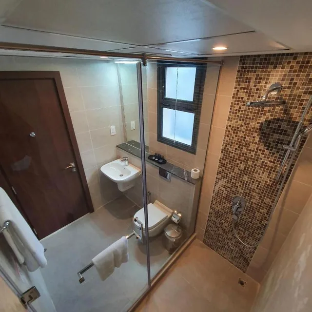 1 Bedroom, Superior, Suite, Queen Bed, The Jewel Hotel 10/10