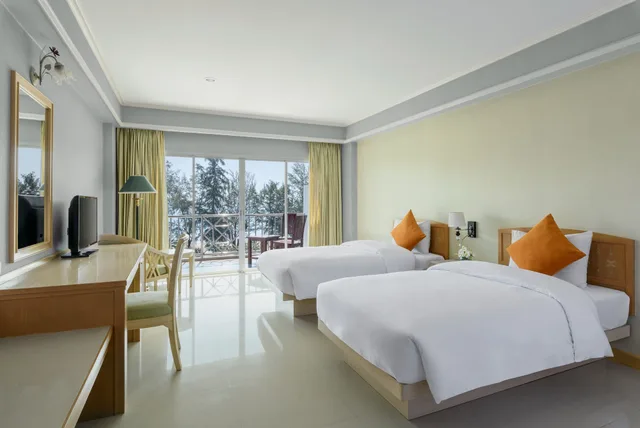Deluxe, Twin Beds, Ocean View, Seapine Beach Golf and Resort Hua Hin 2/3