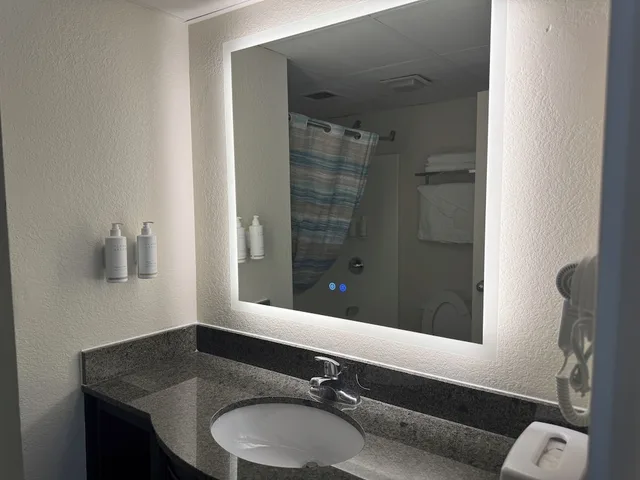 غرفة بسريرين كوين، Days Inn & Suites by Wyndham Festus 9/9
