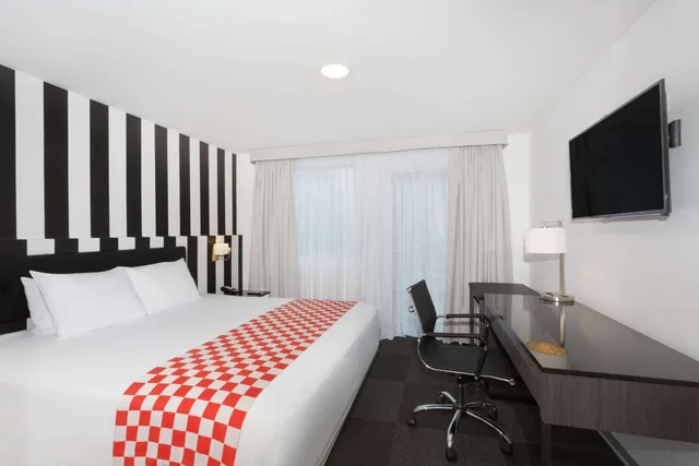 غرفة سوبيريور بسرير مزدوج، Wyndham Costa Del Sol Lima City 2/3