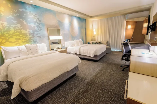 Room, Multiple Beds، Courtyard By Marriott Lake Jackson 2/5