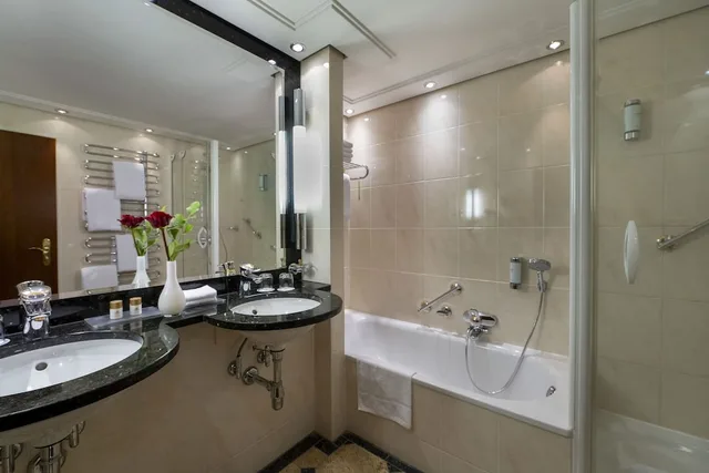 جناح رئاسي بسريرين كينج، Maritim Bellevue Kiel Hotel 3/3