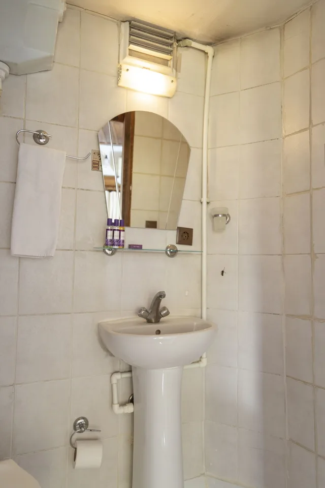 غرفة قياسية بسرير مزدوج، Anemon Kula Hotel 3/3