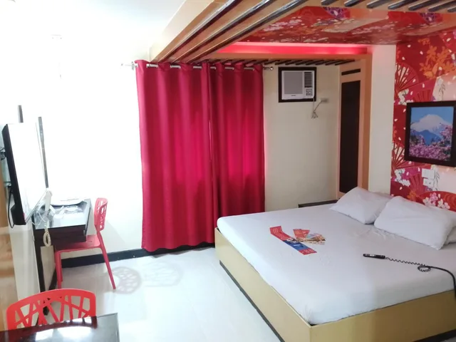 Regency, Queen Bed, Hotel Sogo Pasay Harrison 1/2