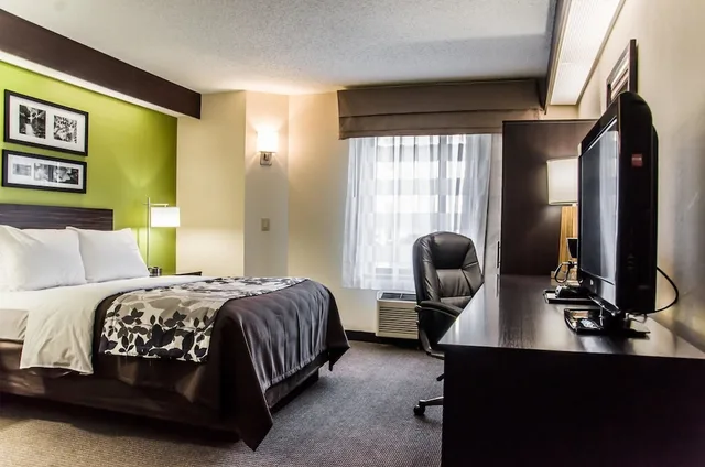 غرفة بسرير كوين لذوي الإعاقة، Sleep Inn Airport - Billy Graham Parkway 1/2