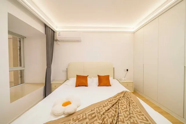 Senior, Apartment, 1 Queen and 1 Single Bed، Book and Bed-People's Square 3/10