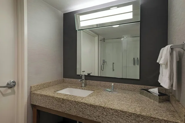 غرفة بسريرين كوين، COURTYARD BY MARRIOTT SACRAMENTO MIDTOWN 8/10