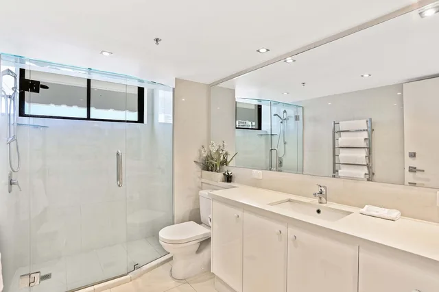 شقة سوبيريور بسريرين كوين وسريرين منفصلين بإطلالة على المرسى بـ3 غرف نوم، De Ville Apartments 7/9