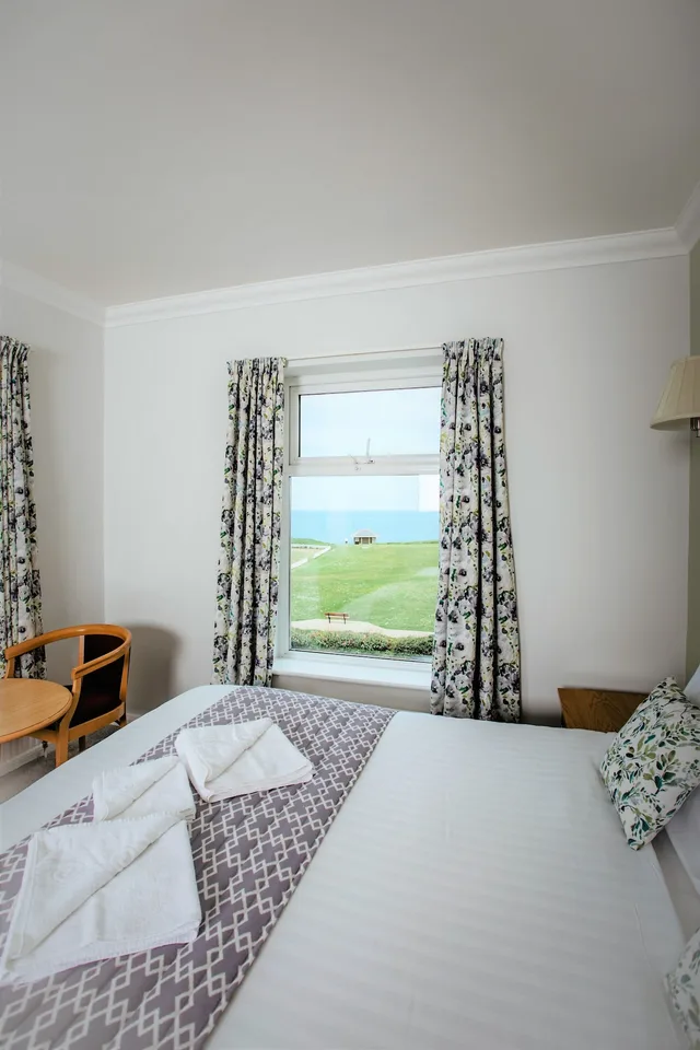 غرفة عائلية بسرير كوين وسرير فردي بإطلالة على البحر، Kilbirnie Hotel 4/5