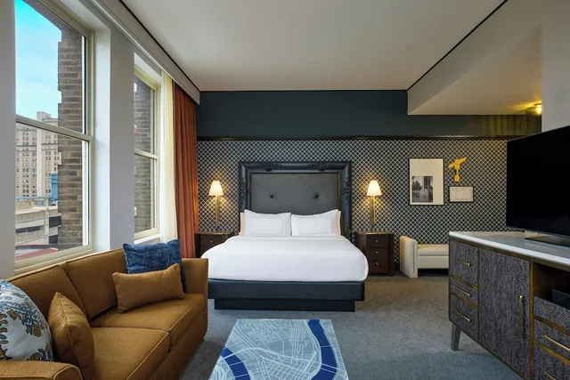 جناح جونيور ركني بسرير كينج بإطلالة على النهر بغرفة نوم واحدة، Renaissance Pittsburgh Hotel 1/6
