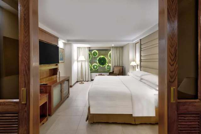 جناح تنفيذي تنفيذي بسرير كينج مع دخول الصالة، ISLAMABAD MARRIOTT HOTEL 7/10