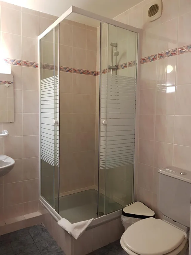 غرفة رباعية، HOTEL LE SAINT VINCENT 5/5