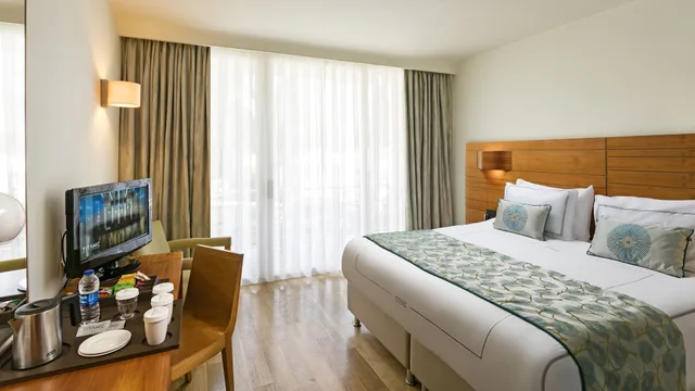 Family, Double and Twin Beds, Annex, Titanic Deluxe Lara 2/4