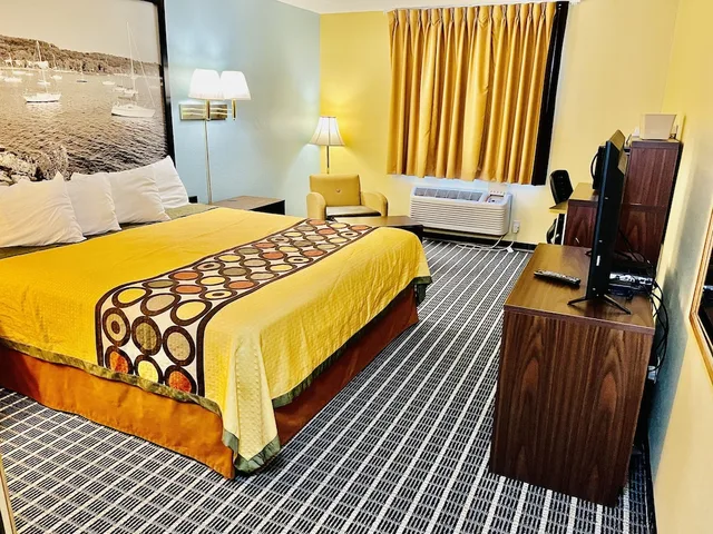 غرفة بسرير كوين لذوي الإعاقة، Super 8 By Wyndham Red Wing 1/10