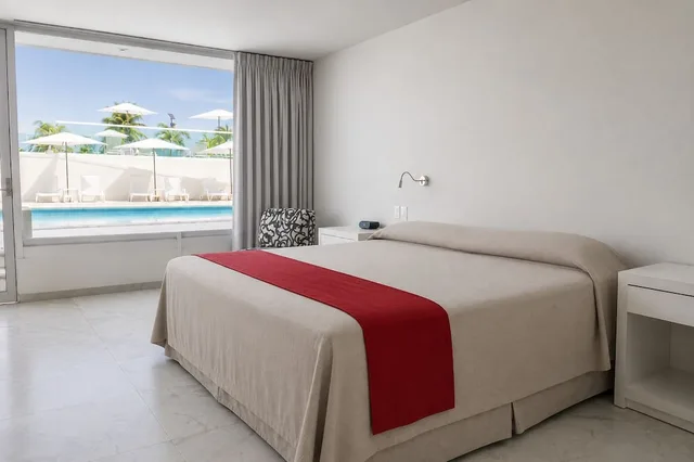 Pool, King Bed، We Hotel Acapulco 1/10