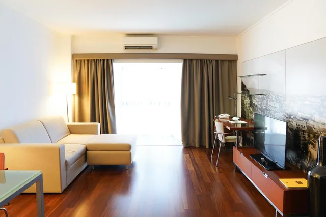 شقة بسريرين منفصلين وسرير كوين بغرفتي نوم مع أريكة، Legendary Lisboa Suites 3/7