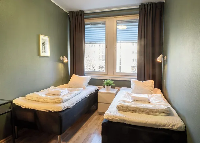 غرفة بسريرين منفصلين بحمام مشترك، Göteborgs Vandrarhem - Hostel 2/5