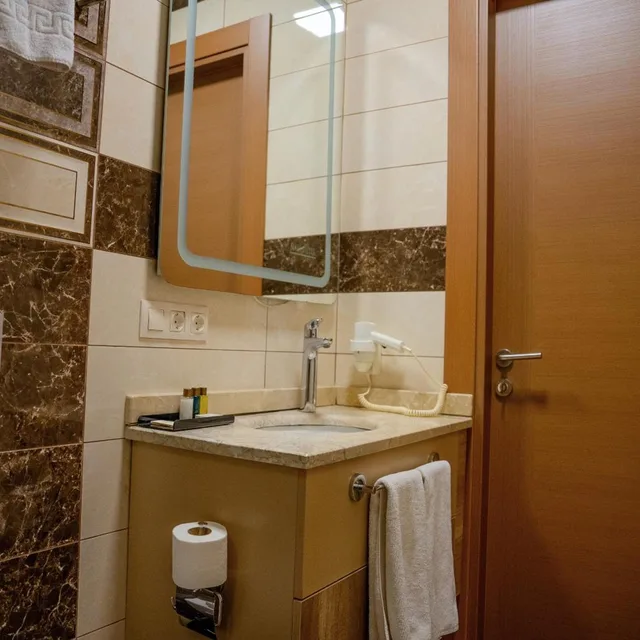 غرفة قياسية بسرير كينج، Mari Suites Hotel 6/7