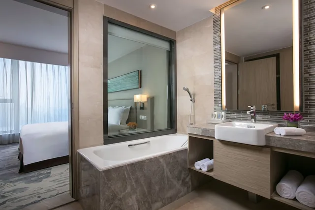1 Bedroom, Suite, Living and Dining Areas، Holiday Inn Hangzhou Gongshu 2/3