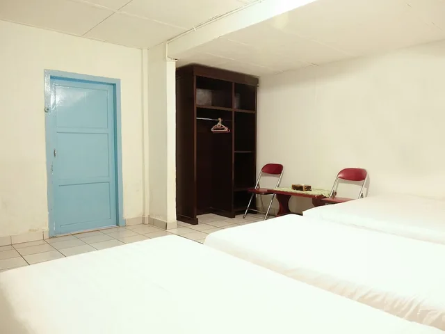 غرفة عائلية بسرير كوين وسريرين منفصلين، Hotel Martani 5/6