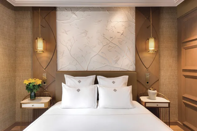 Privilege, Queen Bed, Street View, City View، Le Demeure Montaigne 4/7