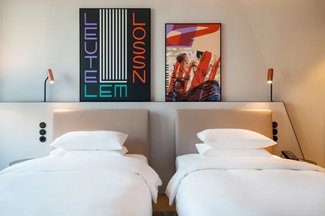 غرفة بسريرين منفصلين، Andaz Munich Schwabinger Tor 2/3