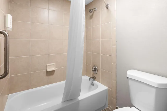 غرفة بسرير كينج، Quality Inn Nashville - Opryland Area 4/5