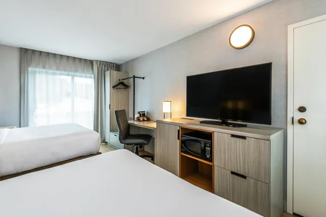 غرفة قياسية بسريرين كوين في الطابق الأرضي، Comfort Inn Gatineau 4/10