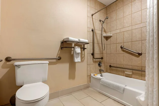 غرفة بسرير كينج لذوي الإعاقة، Best Western Plus Olympic Inn 4/4