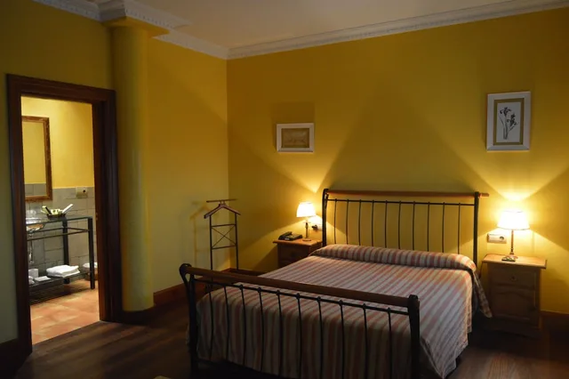 غرفة قياسية بسرير مزدوج أو سريرين منفصلين، HOTEL USATEGIETA 3/10