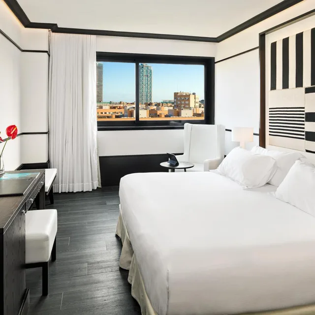 غرفة بسرير كينج، H10 Marina Barcelona 1/6