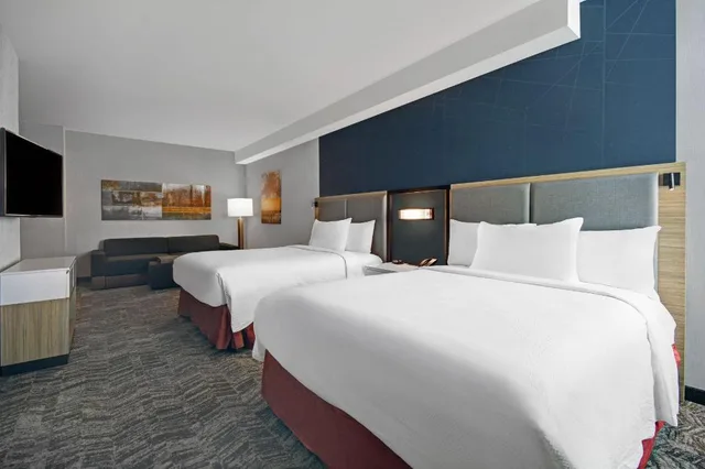 جناح بسريرين كوين مع سرير سحّاب إضافي مع أريكة، SpringHill Suites by Marriott Hartford Cromwell 1/2