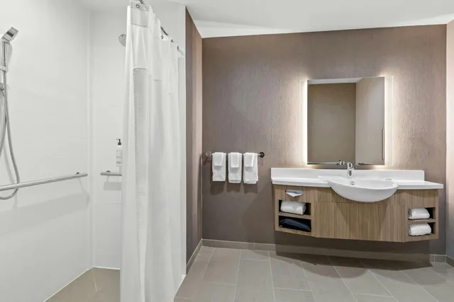 جناح بسرير كينج مع سرير سحّاب إضافي مع أريكة، SpringHill Suites by Marriott Columbus West 7/7