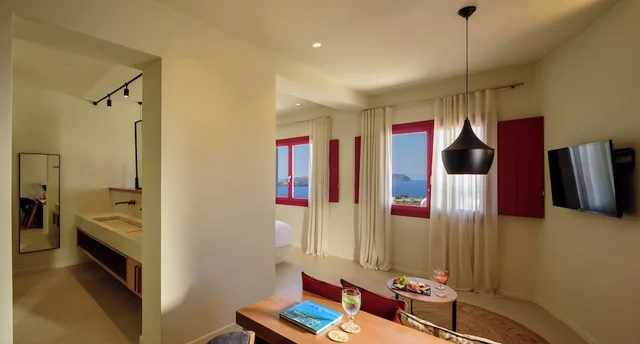 Superb, Suite, Queen Bed, Private Pool, Hot Tub، Potnia Theron Suites 6/10
