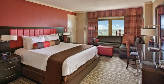 Luxury, King Bed, Bay View، Golden Nugget 1/3