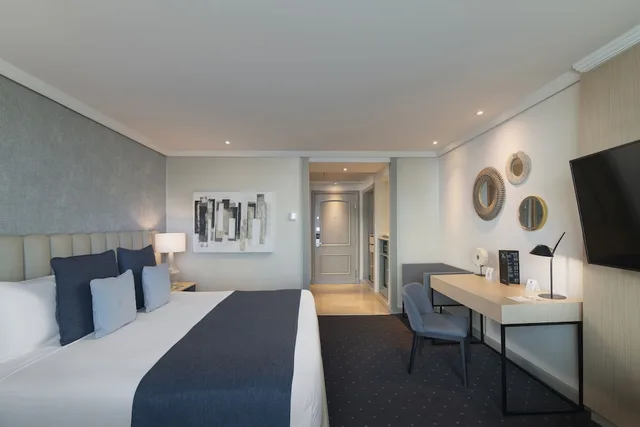 Premium, Triple, King Bed, Ocean Front، Catalonia Santo Domingo 2/5