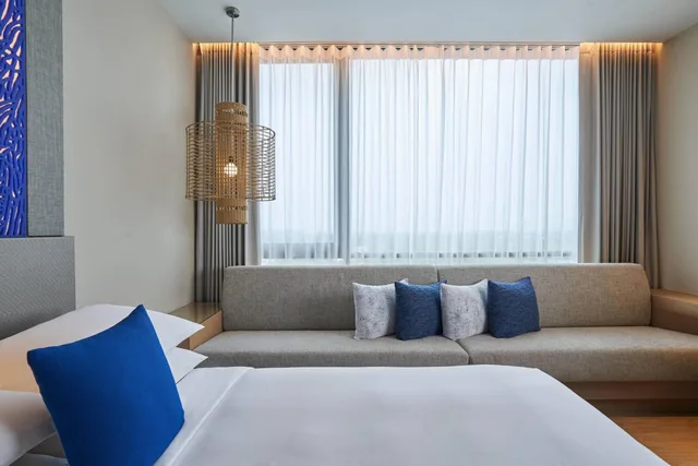 Guest Room, Renaissance Pattaya Resort Spa 3/13