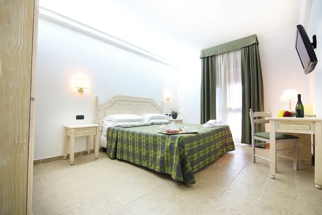 غرفة سوبيريور بسرير مزدوج، Pausania Inn 1/7