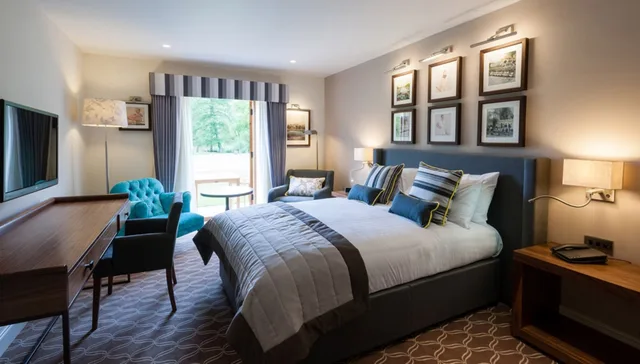 غرفة بريميوم بسرير كينج، Voco Oxford Thames by IHG 1/4