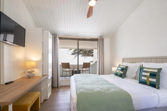 غرفة بسرير مزدوج بإطلالة على البحر بشرفة، Hotel Punta Lara Noirmoutier 1/5