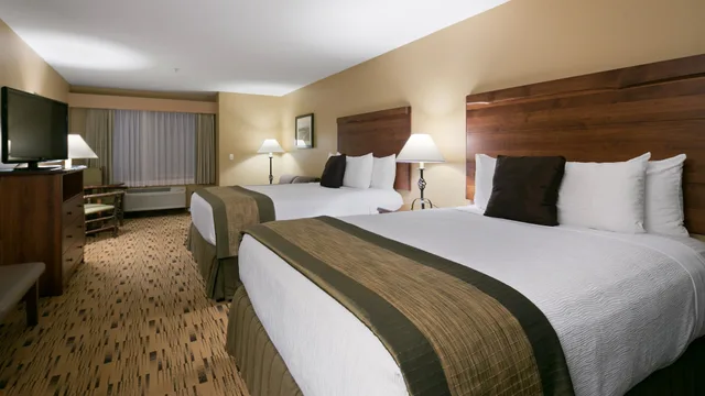 غرفة قياسية بسريرين كوين بإطلالة على النهر، Best Western Plus Columbia River Inn 1/10