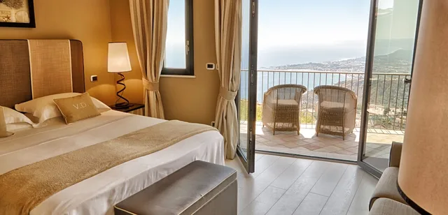 غرفة جونيور بسرير كينج بإطلالة على البحر، Hotel Villa Ducale 2/4