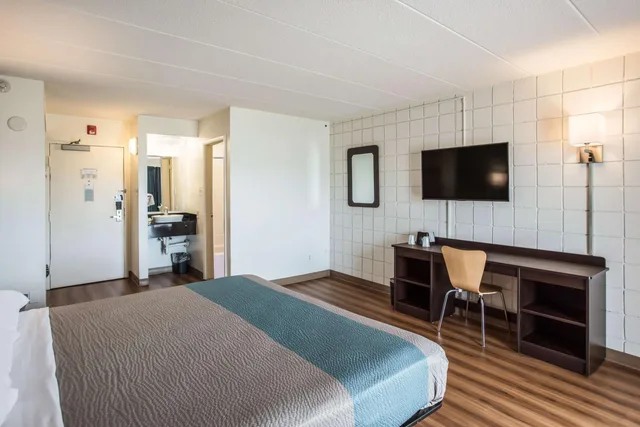 غرفة بسرير كوين لغير المدخنين، Motel6 Somers Point, NJ - Ocean City - Wild Wood Beach 3/10