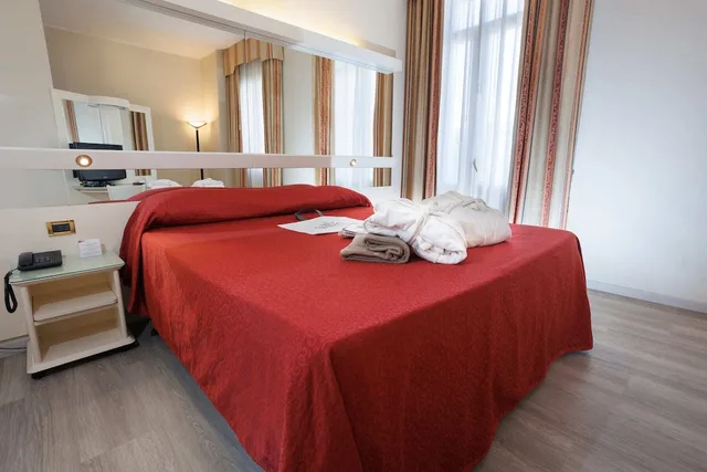 جناح جونيور بسرير كوين، Savoia Thermae Spa 1/10