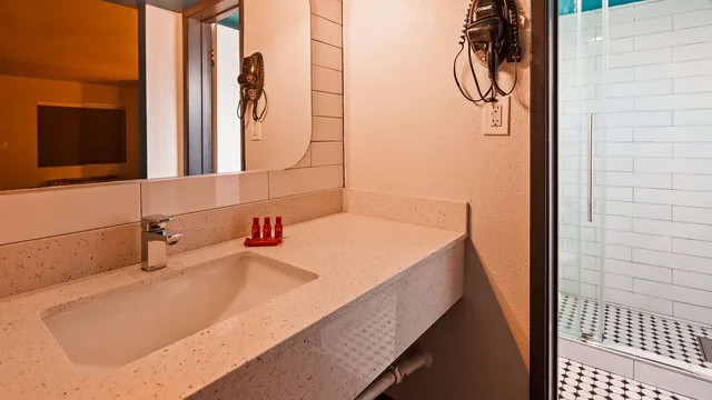 غرفة بسريرين كوين، Fifth Ave Hotel 3/4