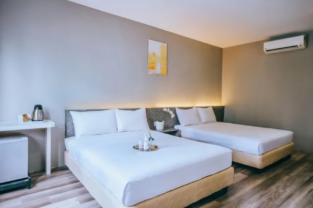 غرفة عائلية، Canary Hotel 1/1