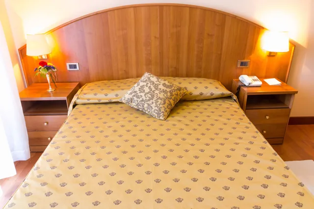 غرفة سوبيريور بسرير مزدوج وسرير فردي بإطلالة على البحر، Hotel Principe 1/5