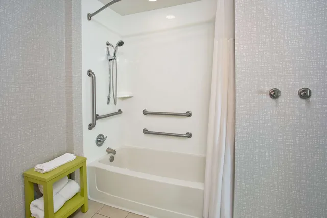 Room, King Bed, Accessible, Hampton Inn & Suites Athens-I-65 (Huntsville Area) 2/2