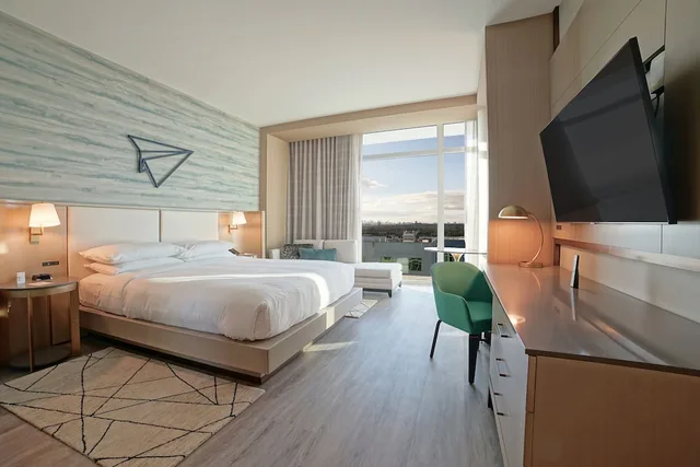 Promenade, Premium, King Bed, Corner، Marriott Fort Lauderdale Airport 4/10
